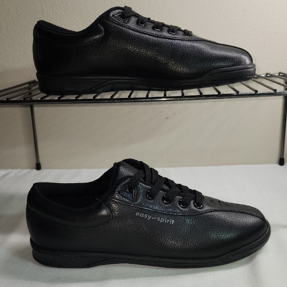 Easy Spirit Women's Black Sneakers - Picture 1 of 7